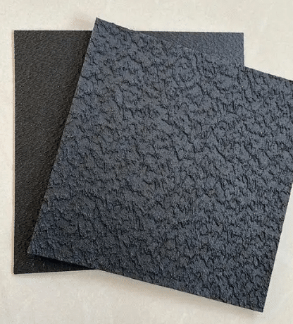 Geomembrana texturizada em PEAD de acordo com a norma ASTM