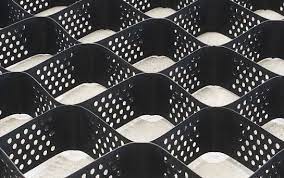 Geocélula em PEAD para estabilização de estradas de gravilha